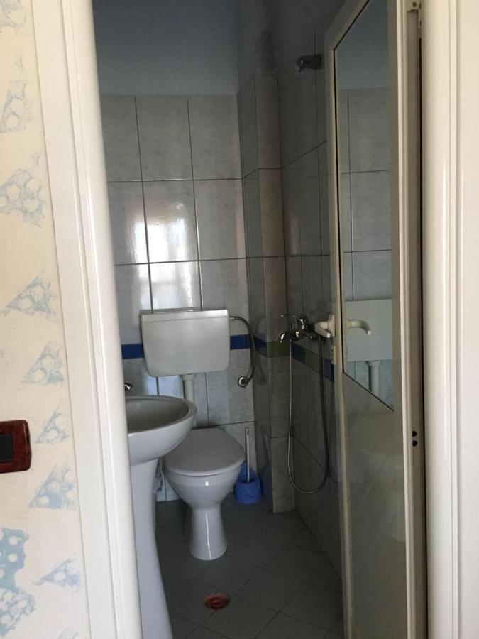 Hotel Ridal Vlorë Esterno foto