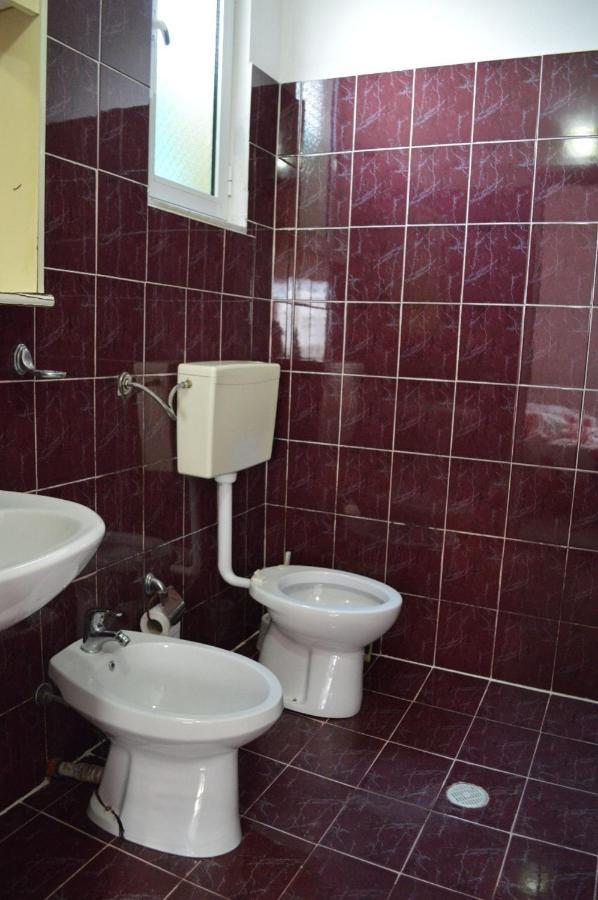 Hotel Ridal Vlorë Esterno foto