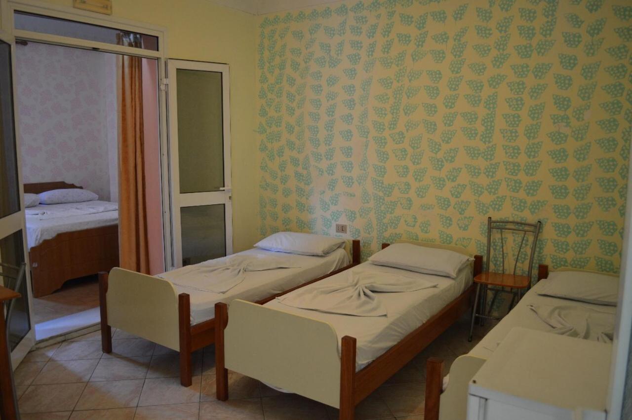 Hotel Ridal Vlorë Esterno foto