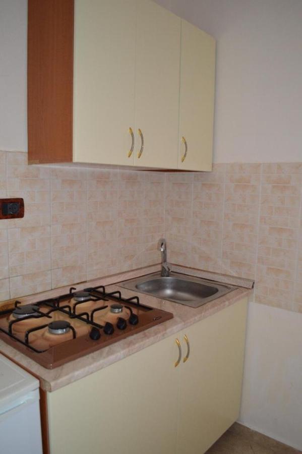 Hotel Ridal Vlorë Esterno foto